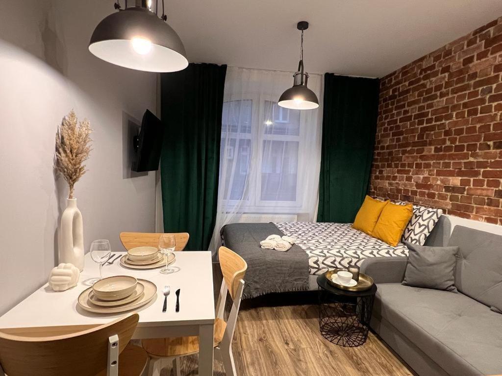 Green Hill Apartments Катовице Экстерьер фото