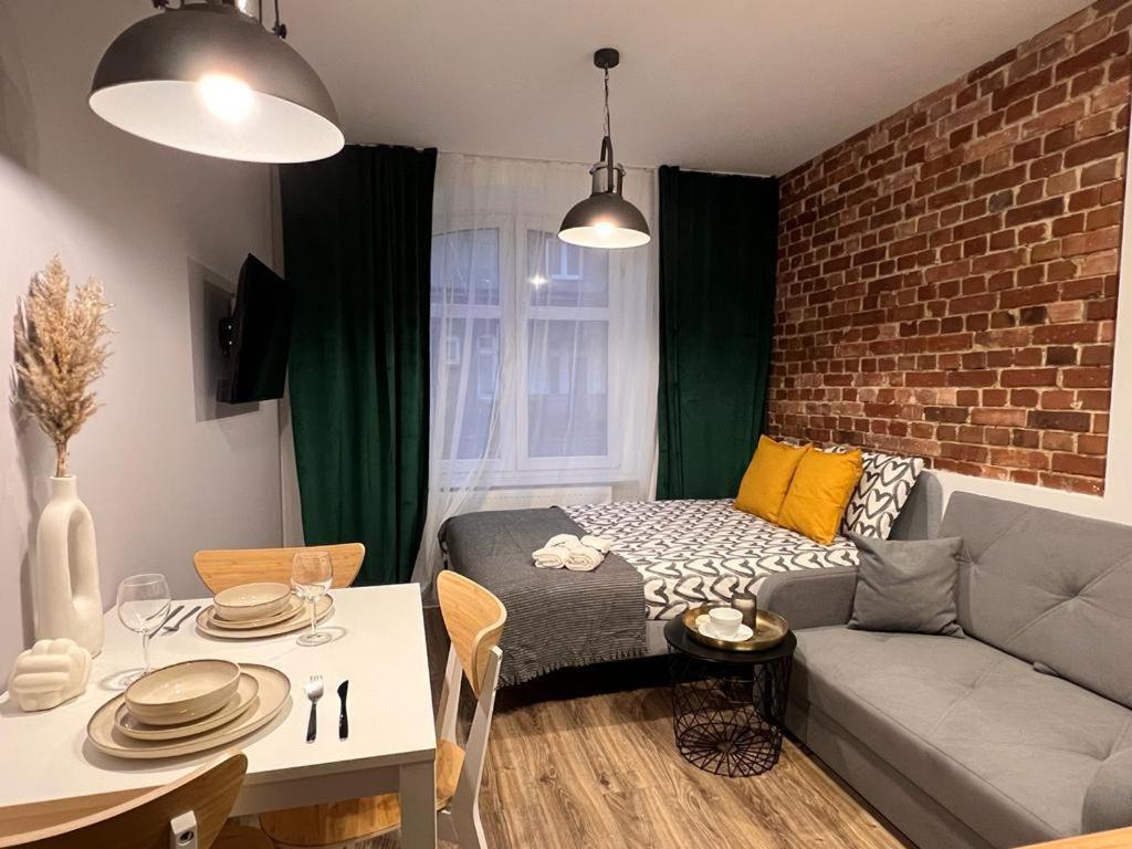 Green Hill Apartments Катовице Экстерьер фото
