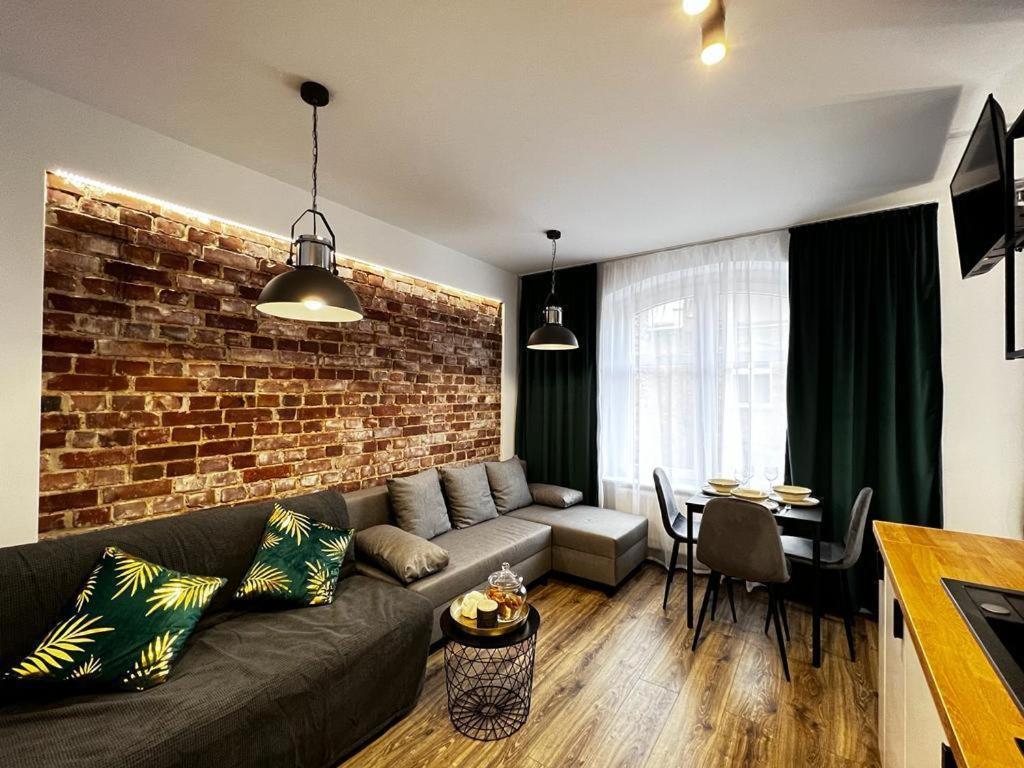 Green Hill Apartments Катовице Экстерьер фото