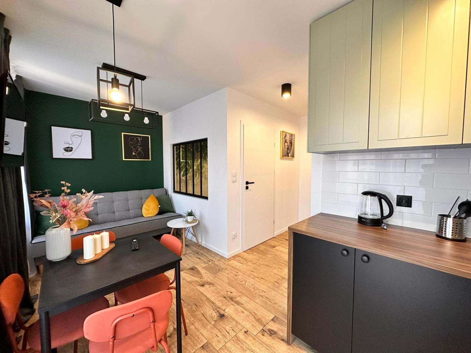 Green Hill Apartments Катовице Экстерьер фото