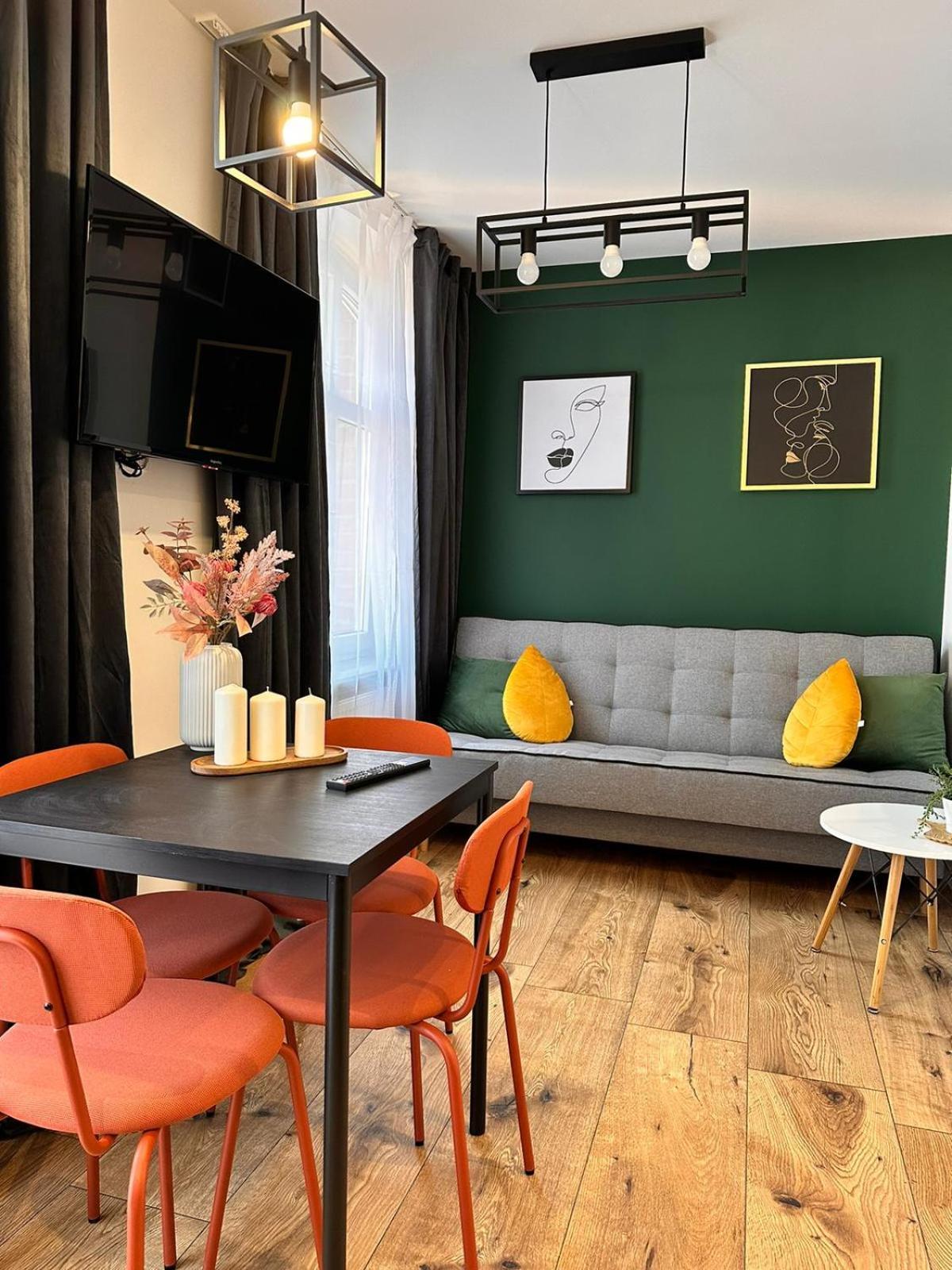 Green Hill Apartments Катовице Экстерьер фото
